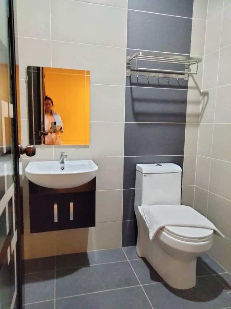 Weng Kong Homestay Slim River Exterior photo