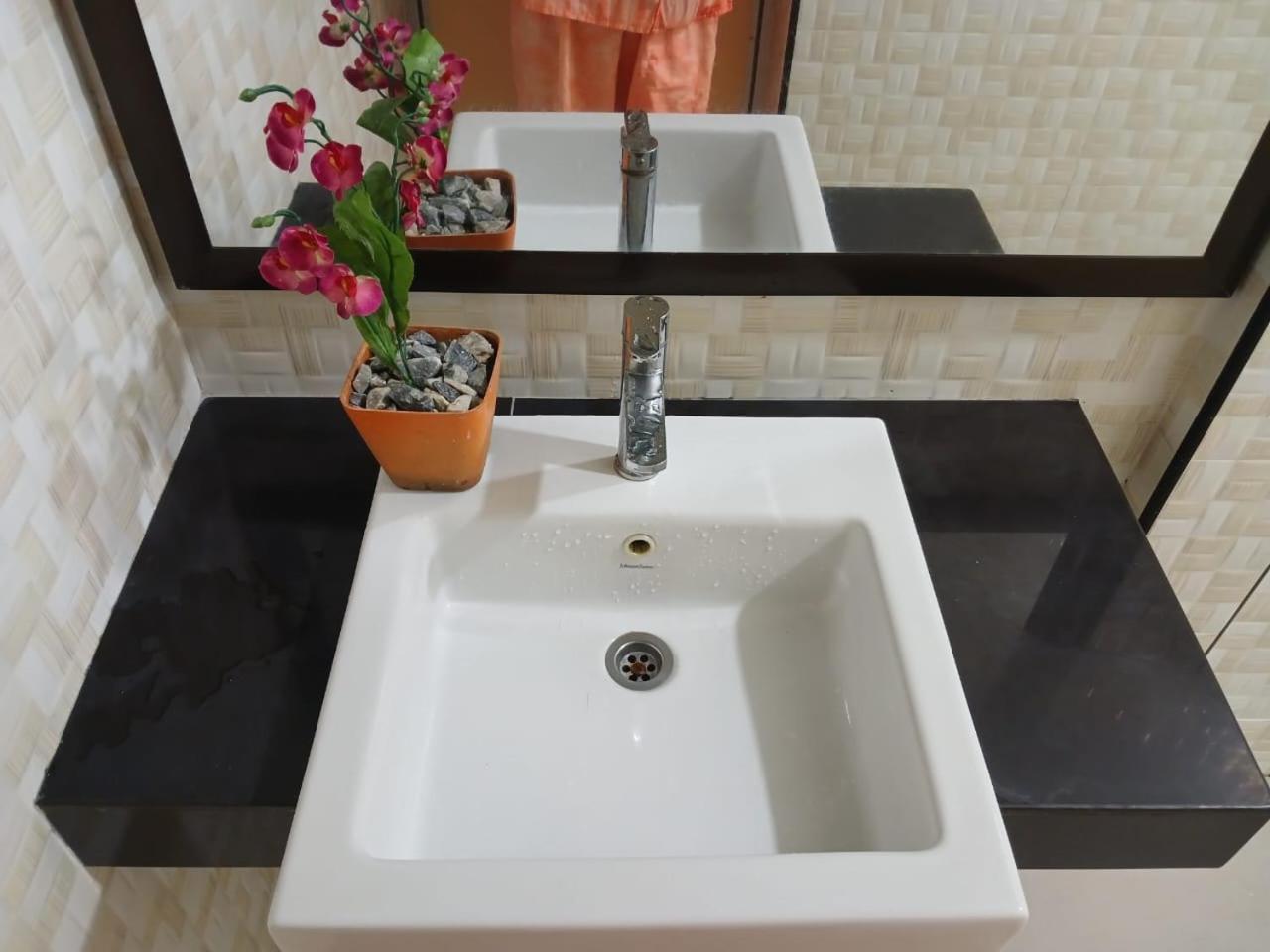 Weng Kong Homestay Slim River Exterior photo